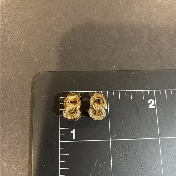 Authentic vintage Christian Dior clip on earrings - Picture 5 of 7